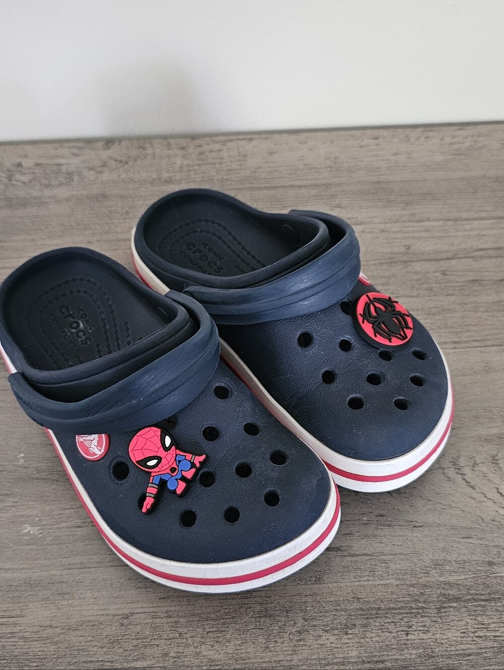 CROCS Kids Navy Blue and Red Spider-Man Charm Boy Girl Clogs C 11